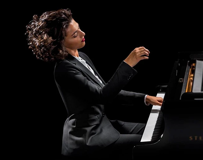 Portrait de la pianiste Khatia Buniatishvili
